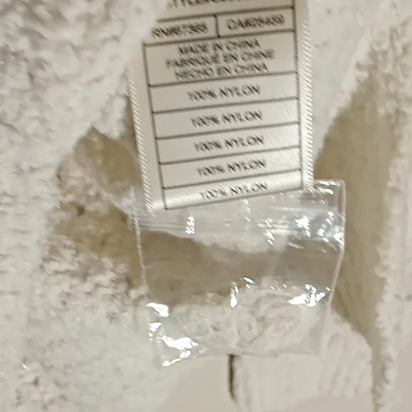 Cupcakes & Cashmere Oatmeal Nylon Sweater Ptp 21" L 25" Size Small Soft Stretch - Picture 9 of 10